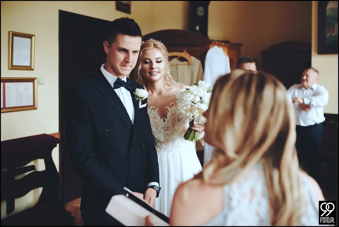 wesele w bystrej, ogród pełen lawendy klimontów, plener o zachodzie słońca