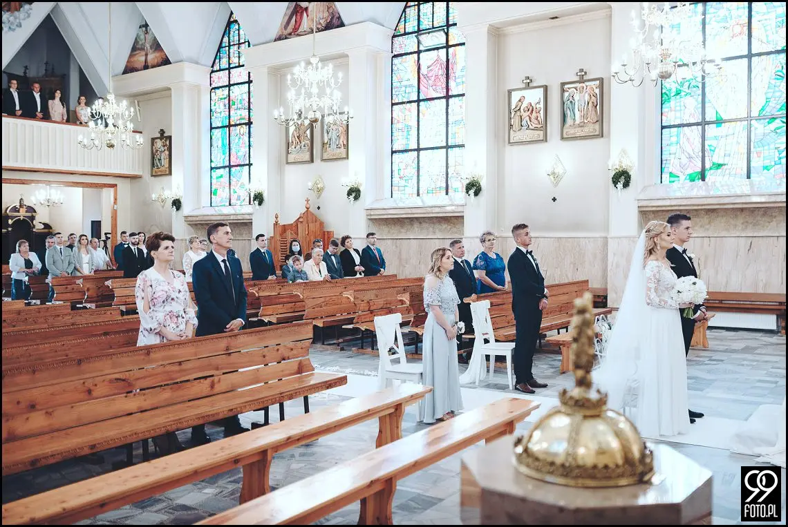 wesele w bystrej, ogród pełen lawendy klimontów, plener o zachodzie słońca