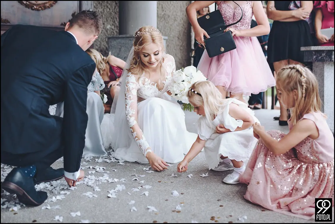 wesele w bystrej, ogród pełen lawendy klimontów, plener o zachodzie słońca