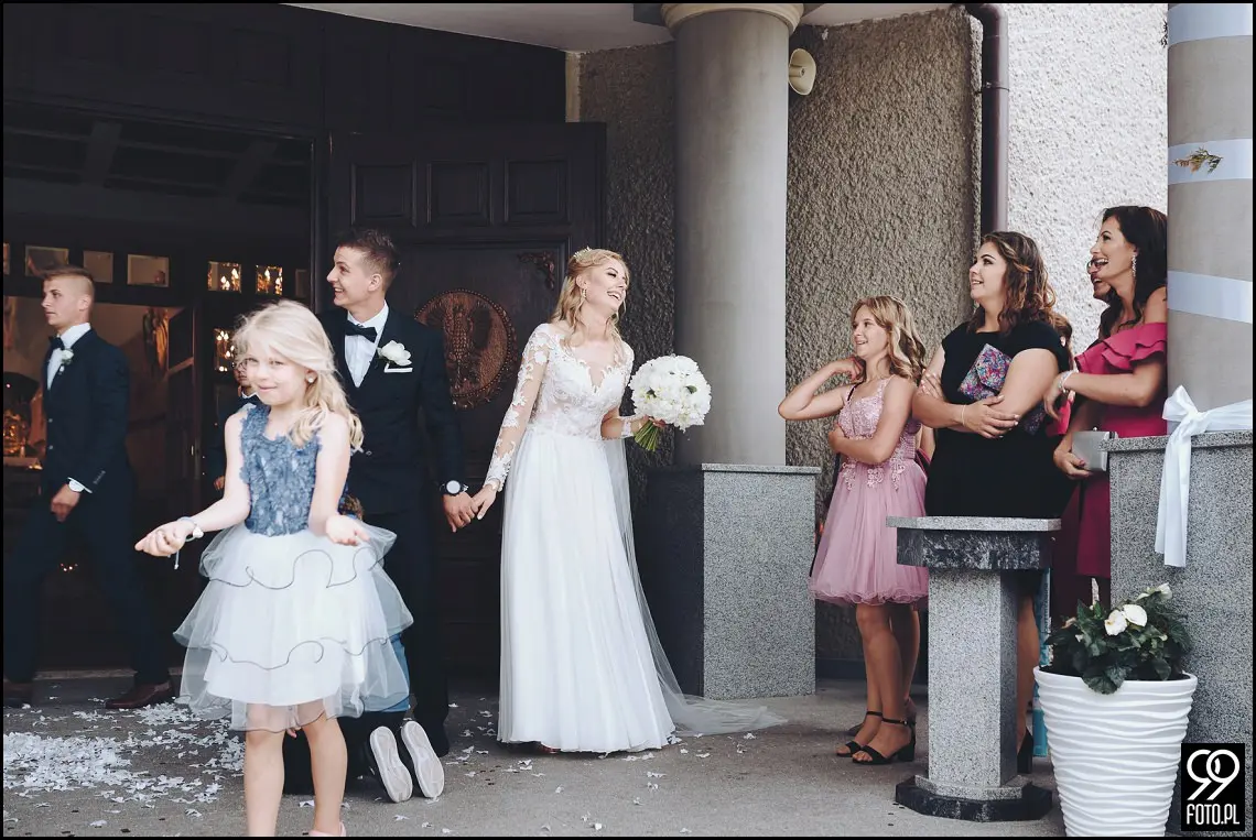 wesele w bystrej, ogród pełen lawendy klimontów, plener o zachodzie słońca