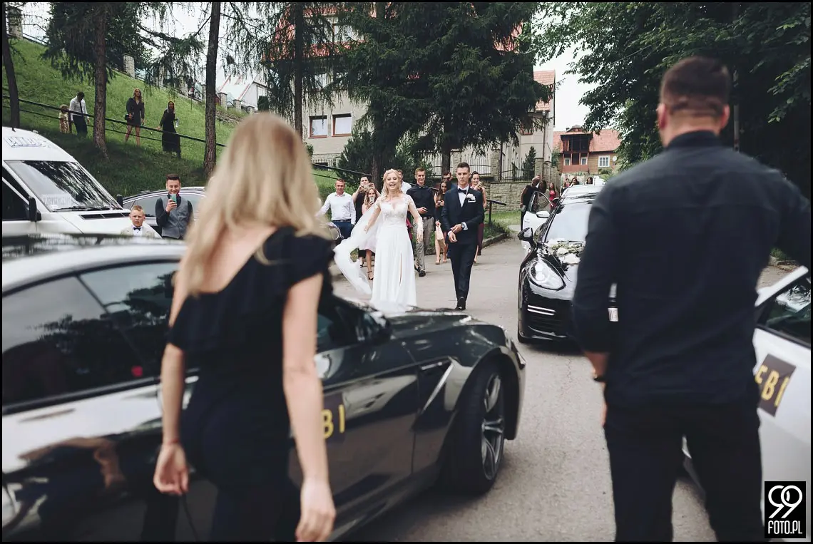 wesele w bystrej, ogród pełen lawendy klimontów, plener o zachodzie słońca