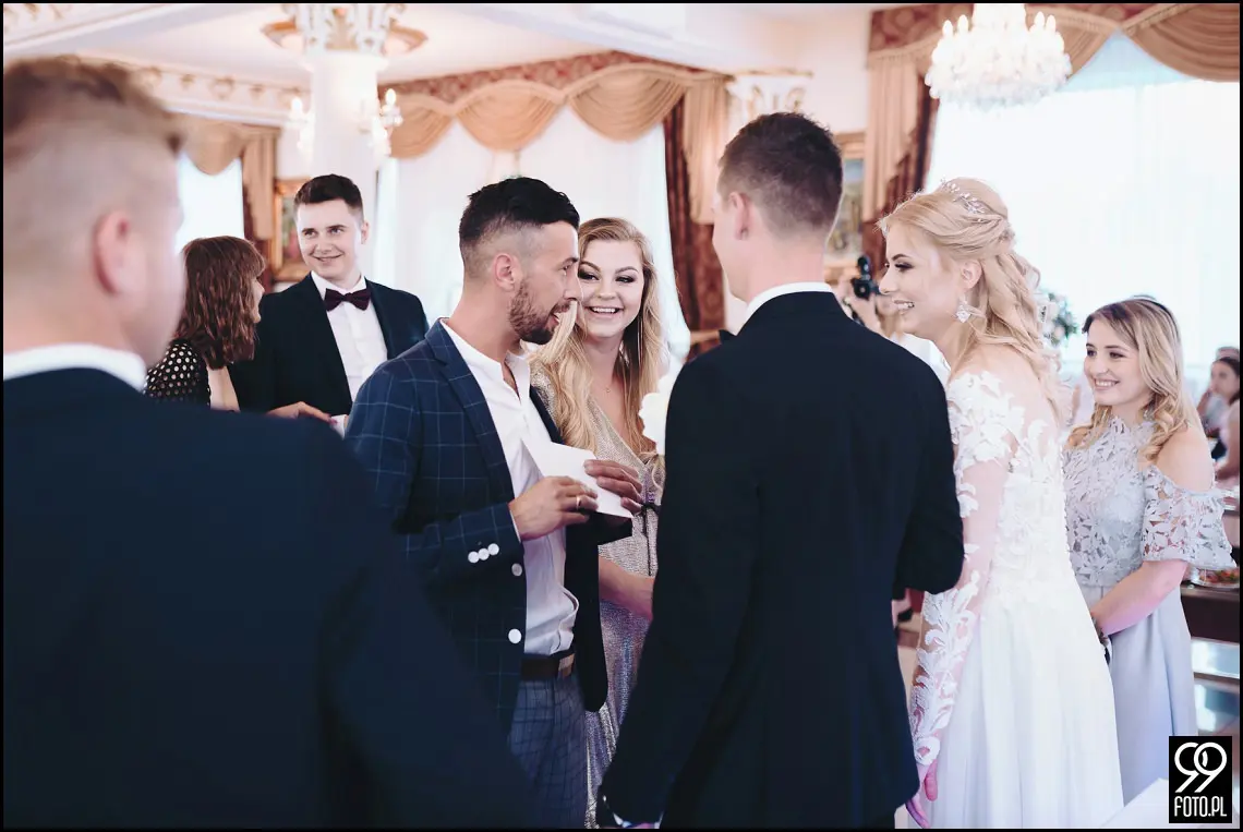 wesele w bystrej, ogród pełen lawendy klimontów, plener o zachodzie słońca