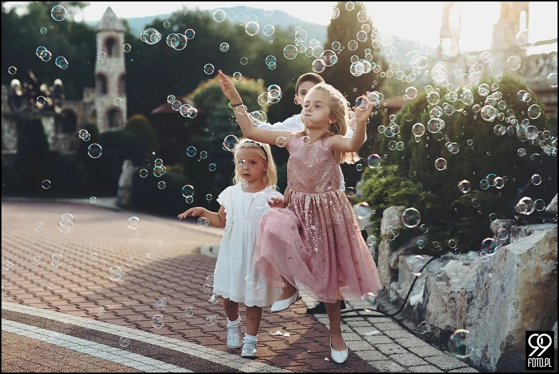 wesele w bystrej, ogród pełen lawendy klimontów, plener o zachodzie słońca