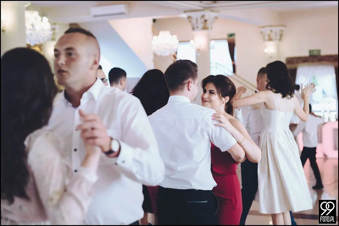 wesele w bystrej, ogród pełen lawendy klimontów, plener o zachodzie słońca