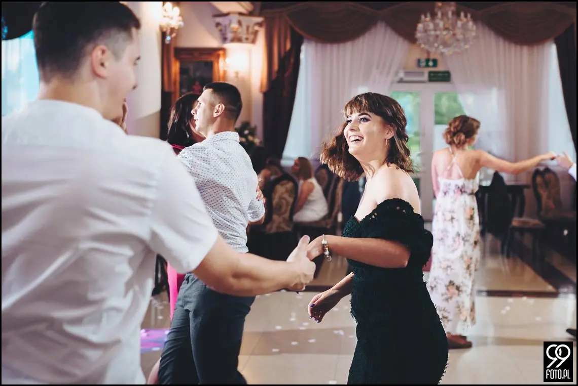 wesele w bystrej, ogród pełen lawendy klimontów, plener o zachodzie słońca