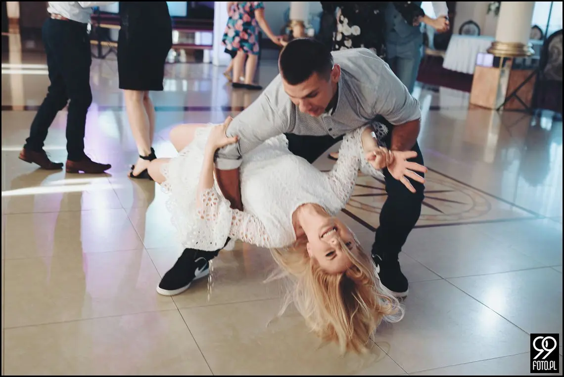 wesele w bystrej, ogród pełen lawendy klimontów, plener o zachodzie słońca