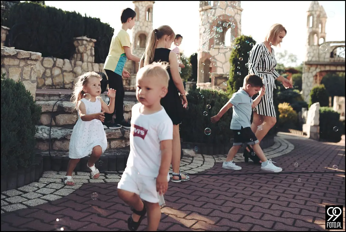 wesele w bystrej, ogród pełen lawendy klimontów, plener o zachodzie słońca