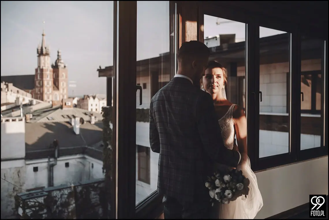 Sesja ślubna w Krakowie, Plener ślubny Sukiennice, Sky Bar Hotel Stary, Bulwary Wiślane