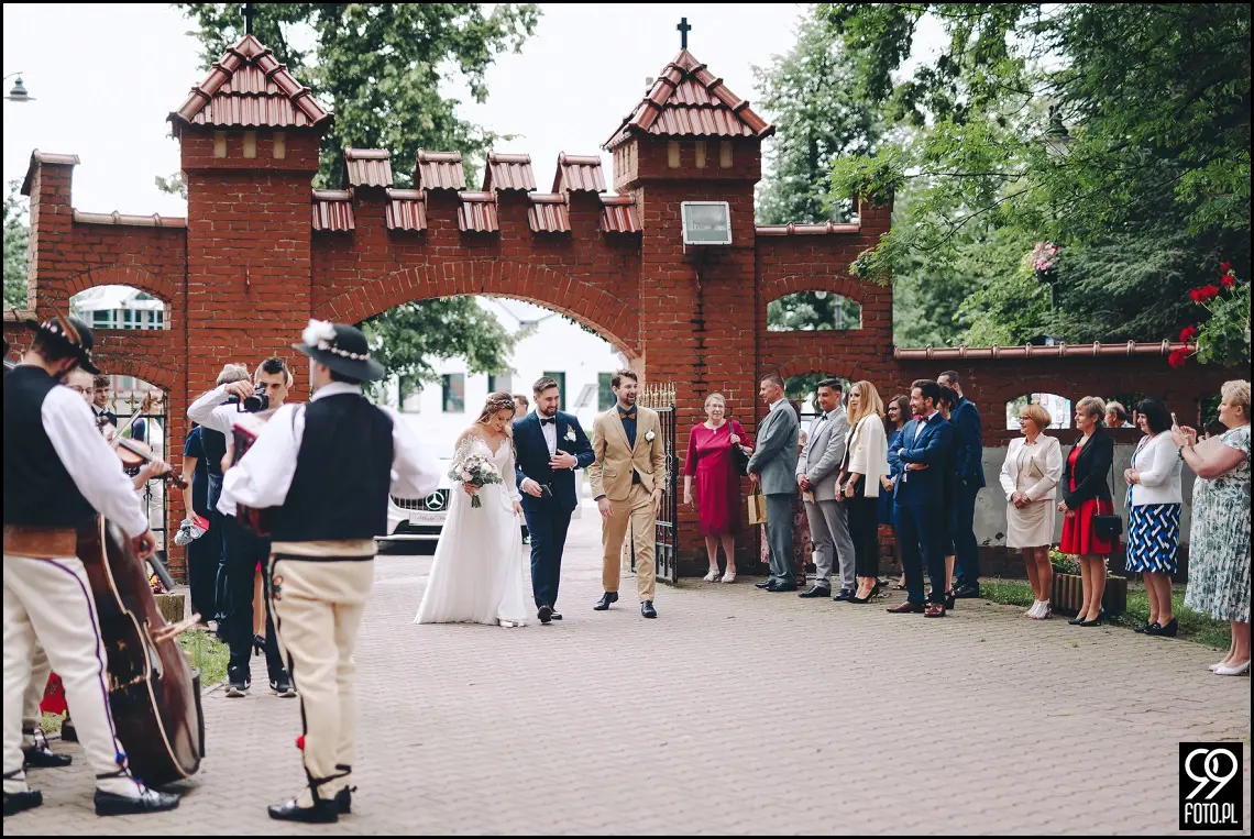 fotograf na wesele Rabka Zdrój, kościół św. Marii Magdaleny w Rabce, sala weselna Kabanos w Spytkowicach
