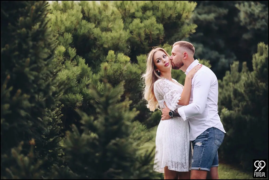 sesja narzeczeńska w Brzoskwinia Ogród, wesele w plenerze, ślubna sesja zdjęciowa jesienią